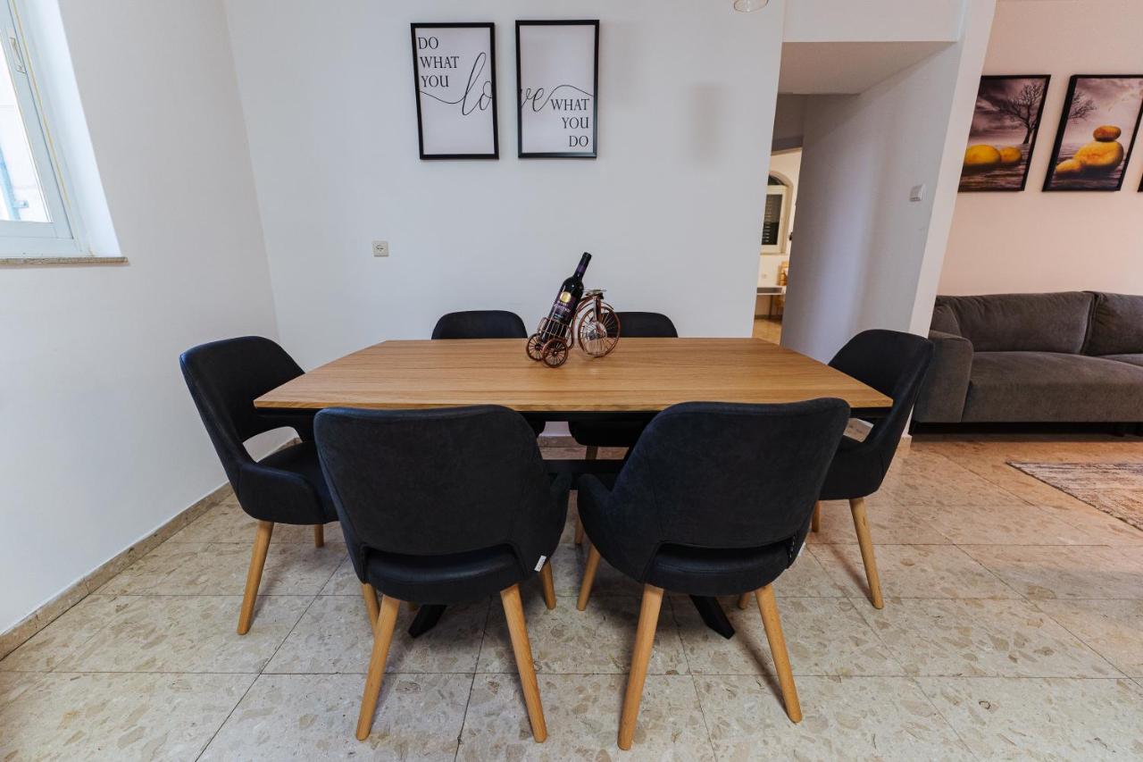 Aristo Machne Yehuda Boutique Apartments Jerusalem Exterior photo