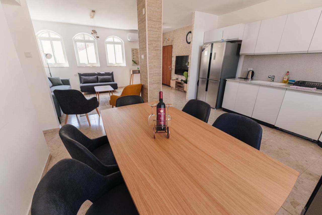 Aristo Machne Yehuda Boutique Apartments Jerusalem Exterior photo