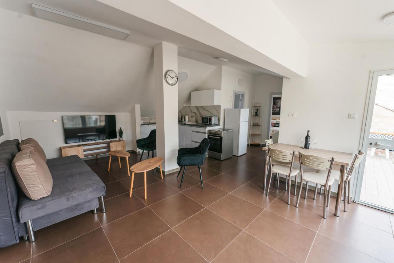 Aristo Machne Yehuda Boutique Apartments Jerusalem Exterior photo